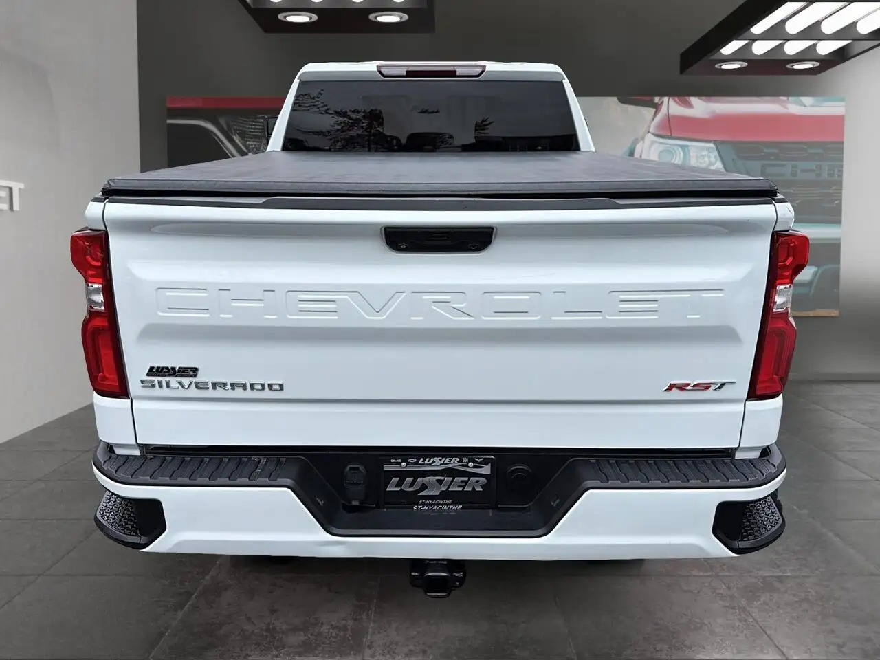 Chevrolet Silverado 1500 - Image 3