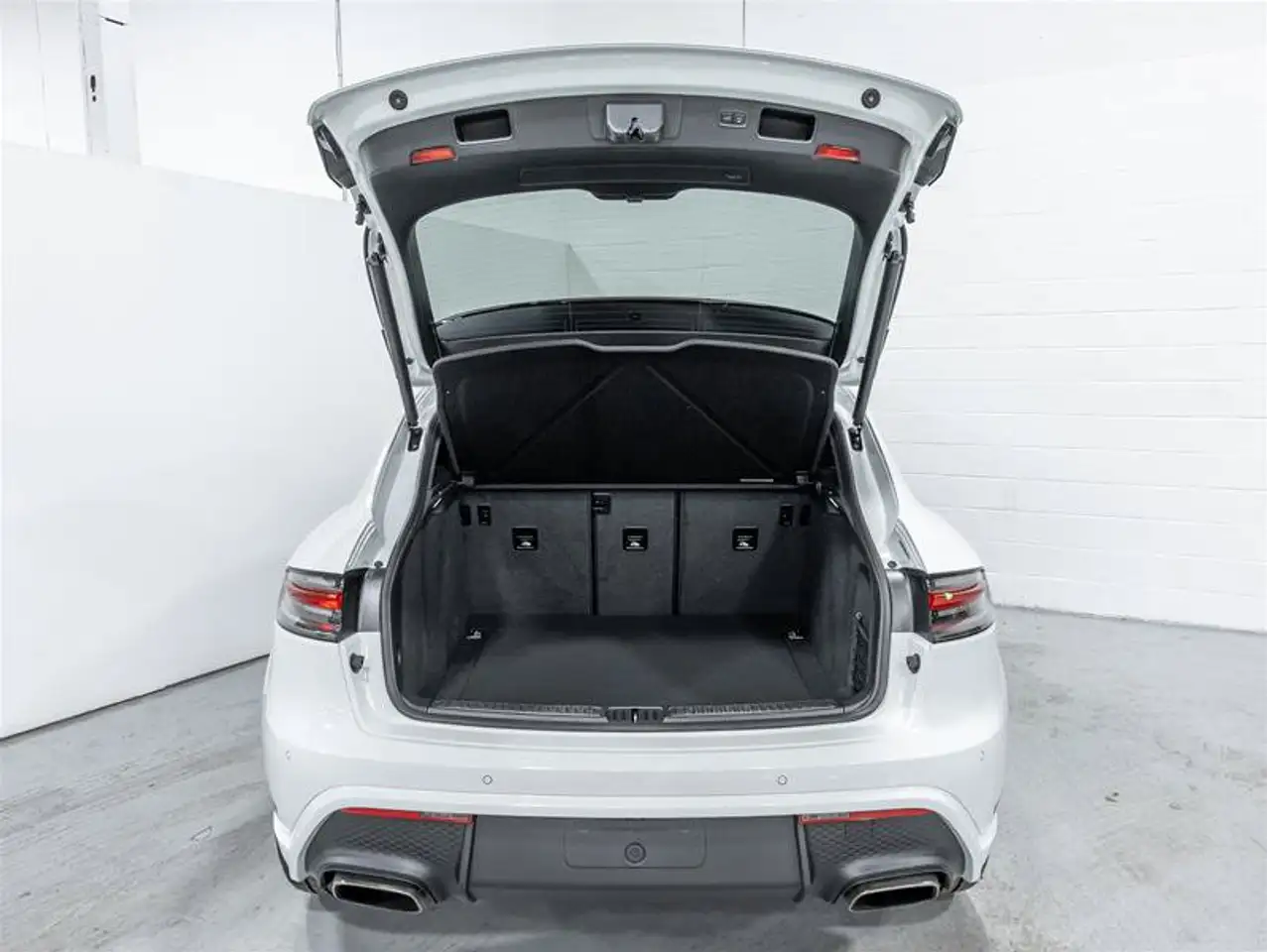 Porsche Macan - Image 9