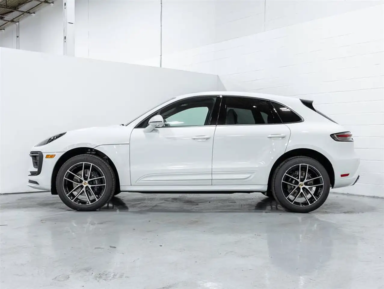 Porsche Macan - Image 2