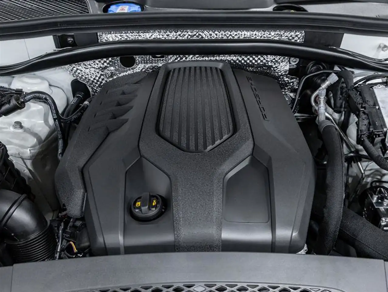 Porsche Macan - Image 10