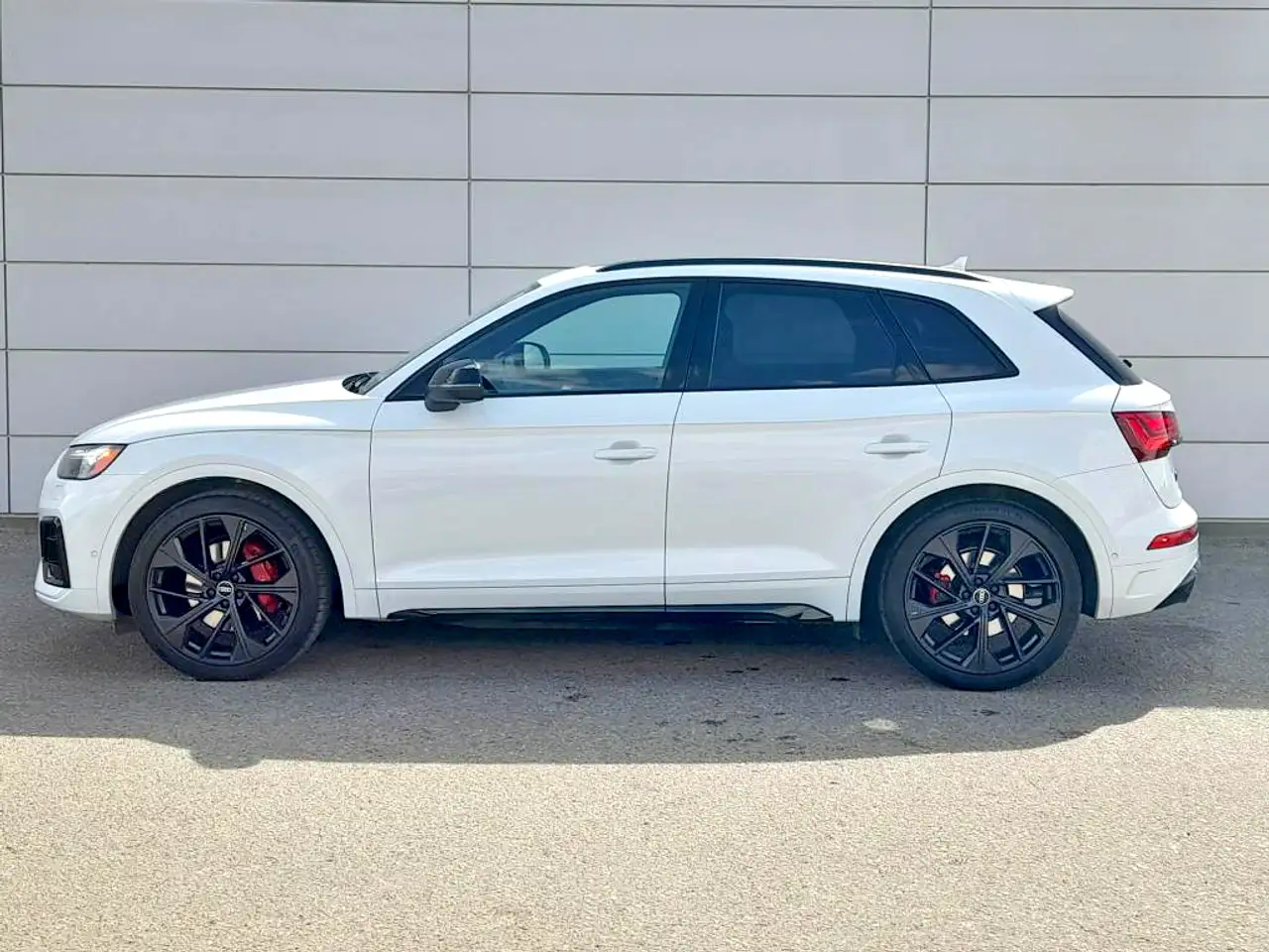 Audi SQ5 - Image 10