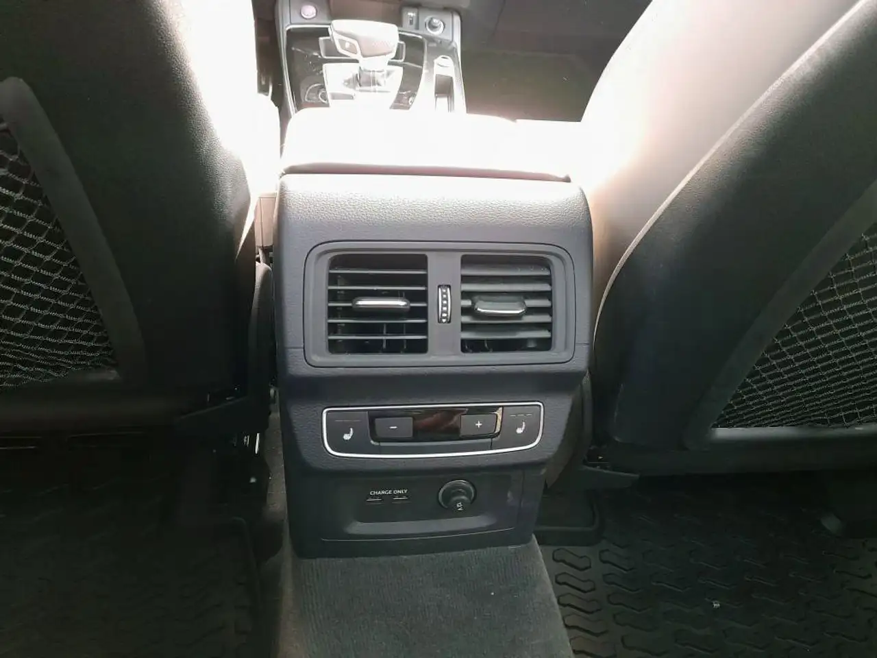 Audi SQ5 - Image 23