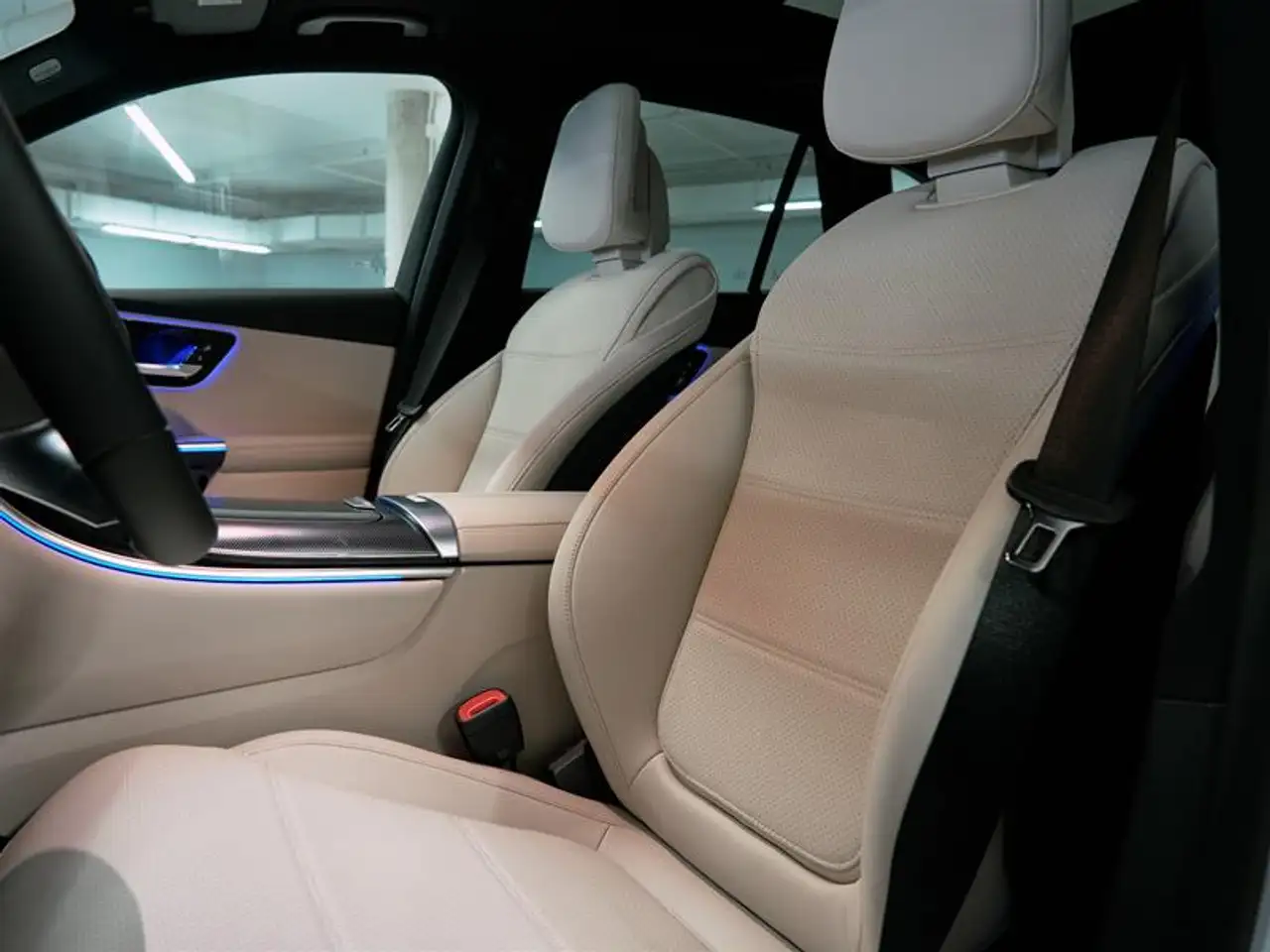 Mercedes-Benz GLC - Image 20