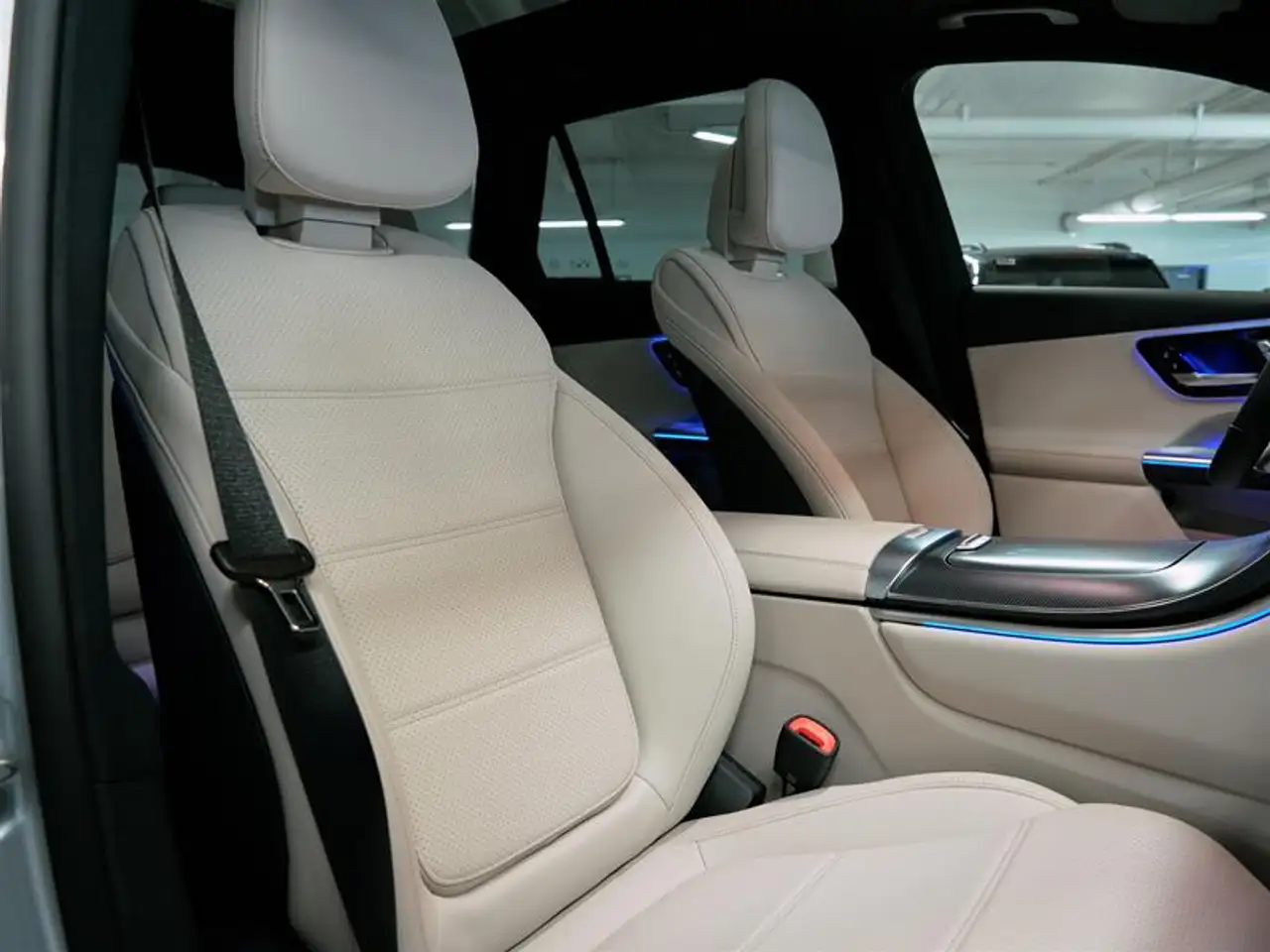 Mercedes-Benz GLC - Image 23