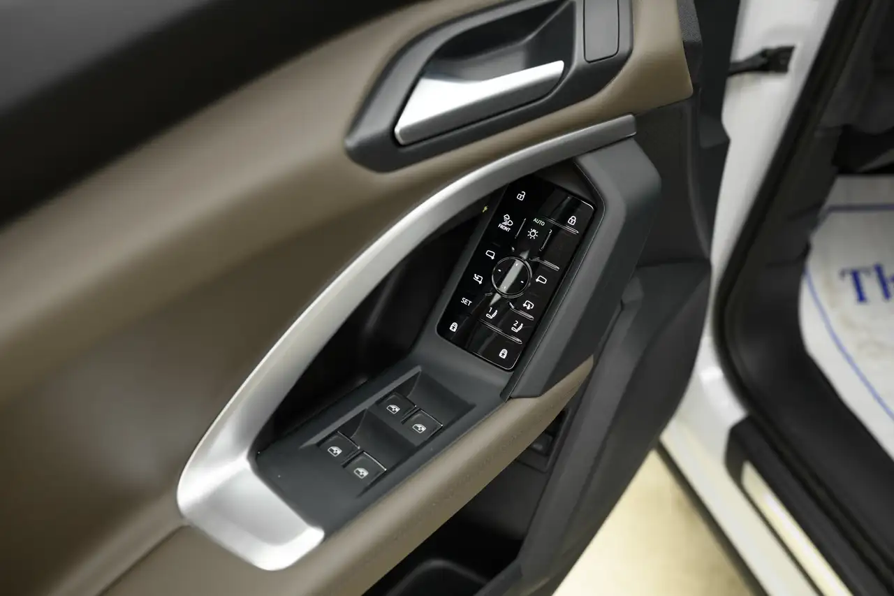 Audi Q5 - Image 12