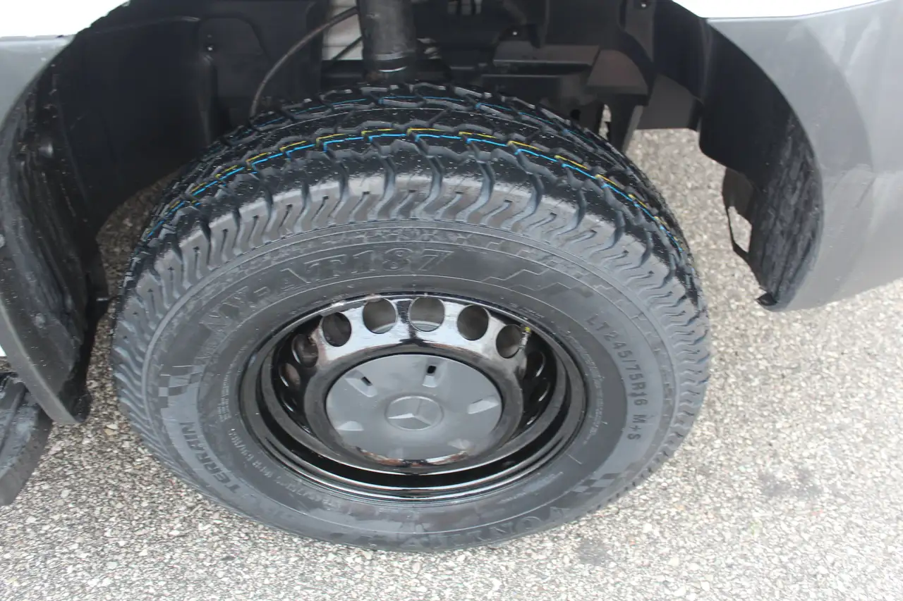 Mercedes-Benz Sprinter - Image 10