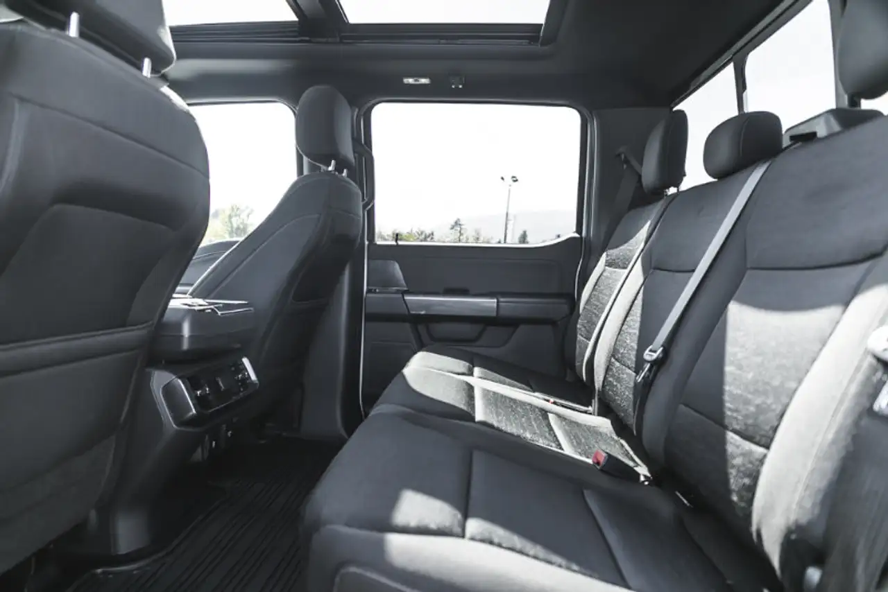 Ford F-150 - Image 23