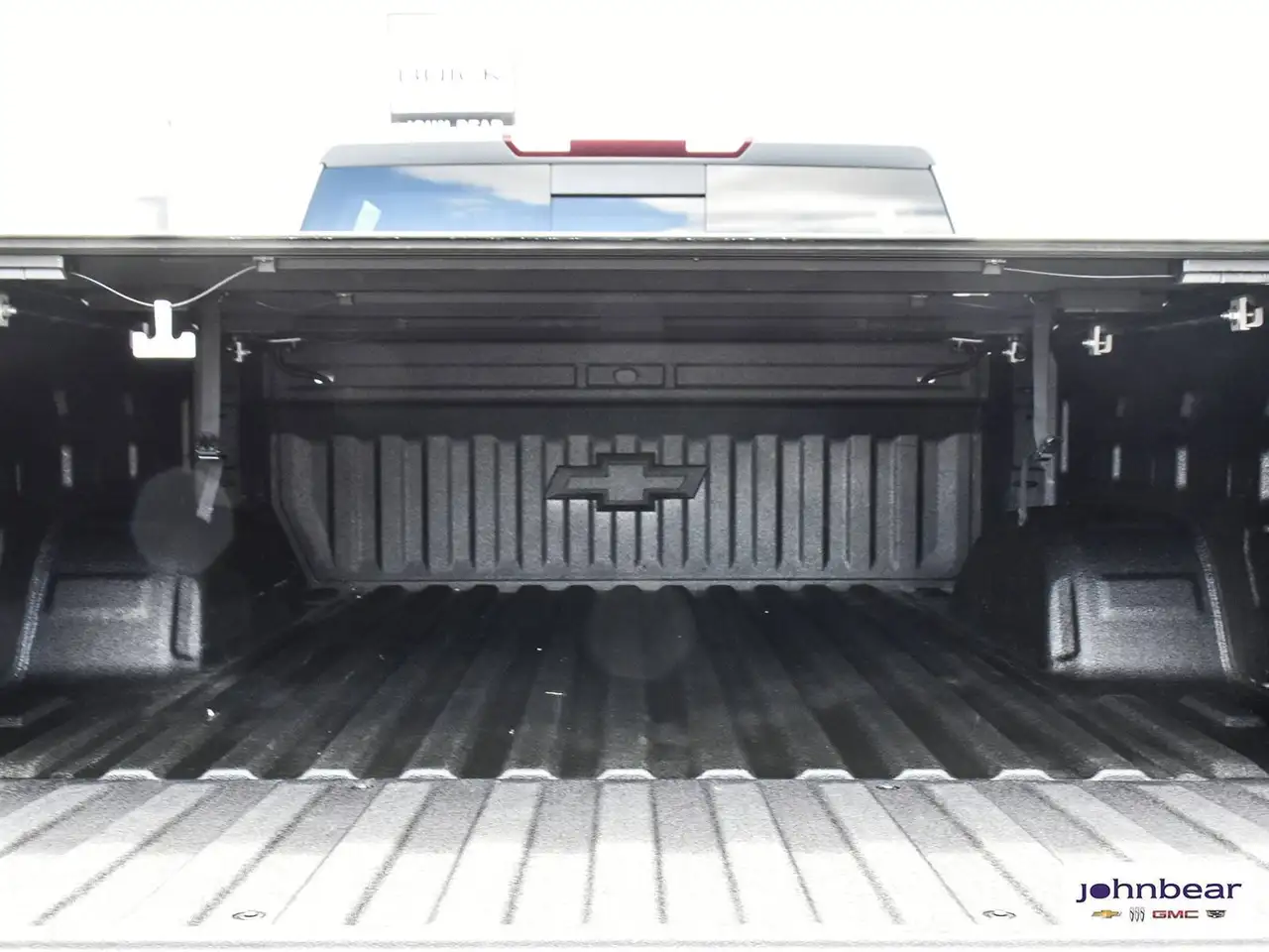 Chevrolet Silverado 1500 - Image 10