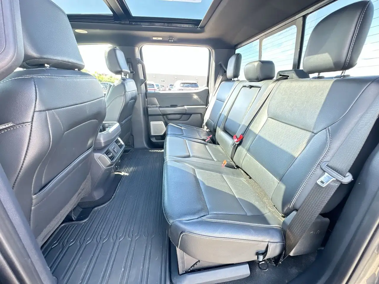 Ford F-150 - Image 32