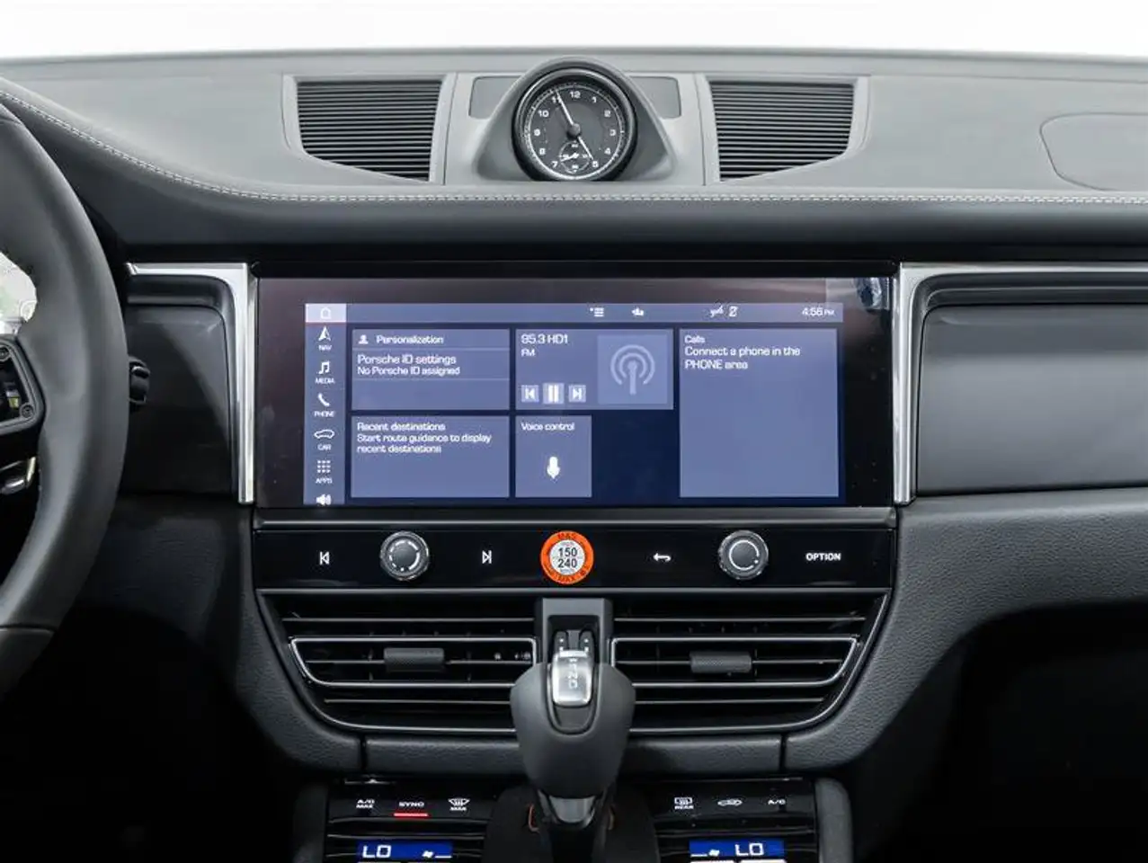 Porsche Macan - Image 31
