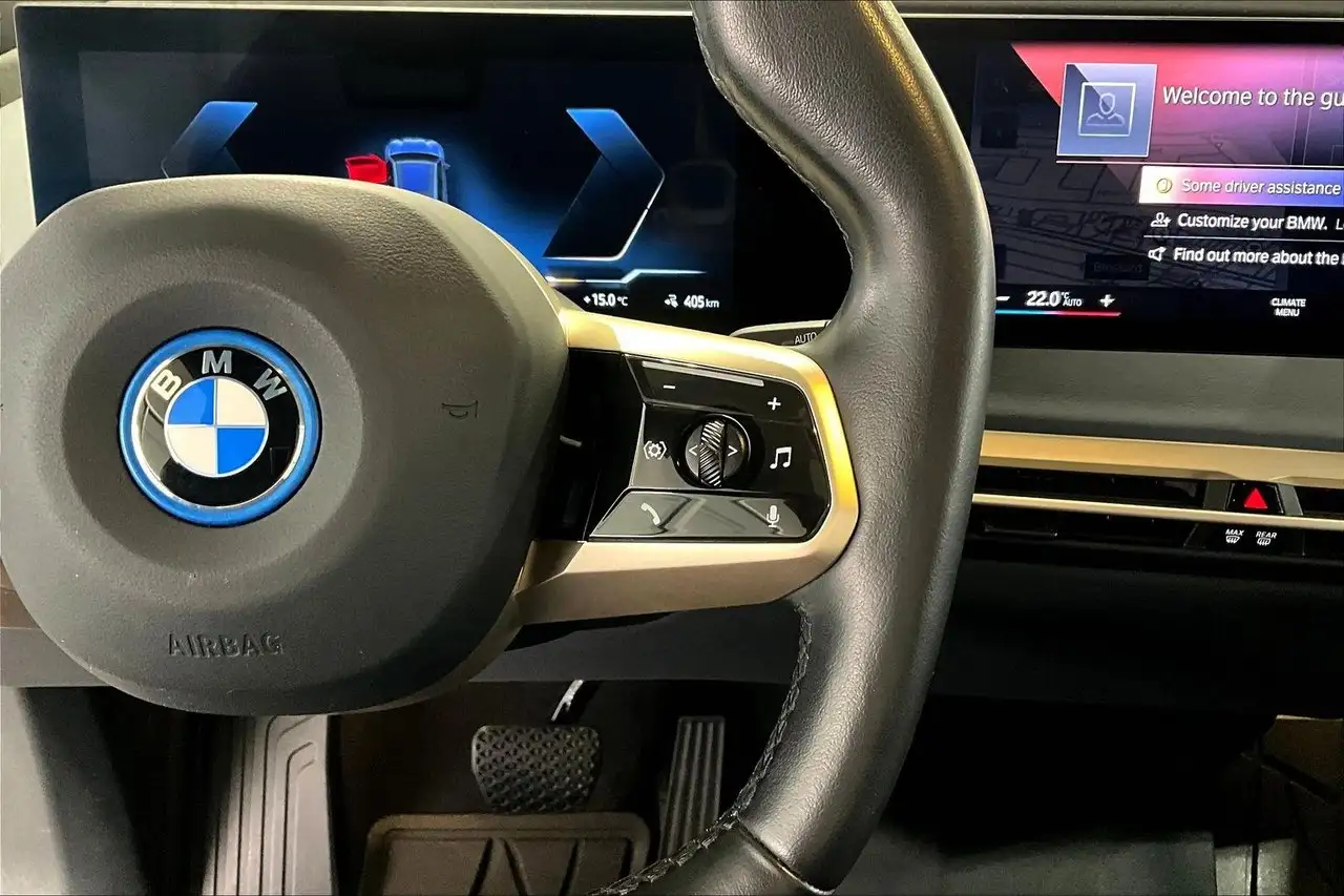 BMW iX - Image 12