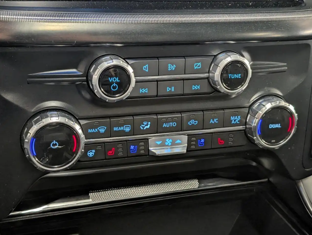 Ford F-150 - Image 29