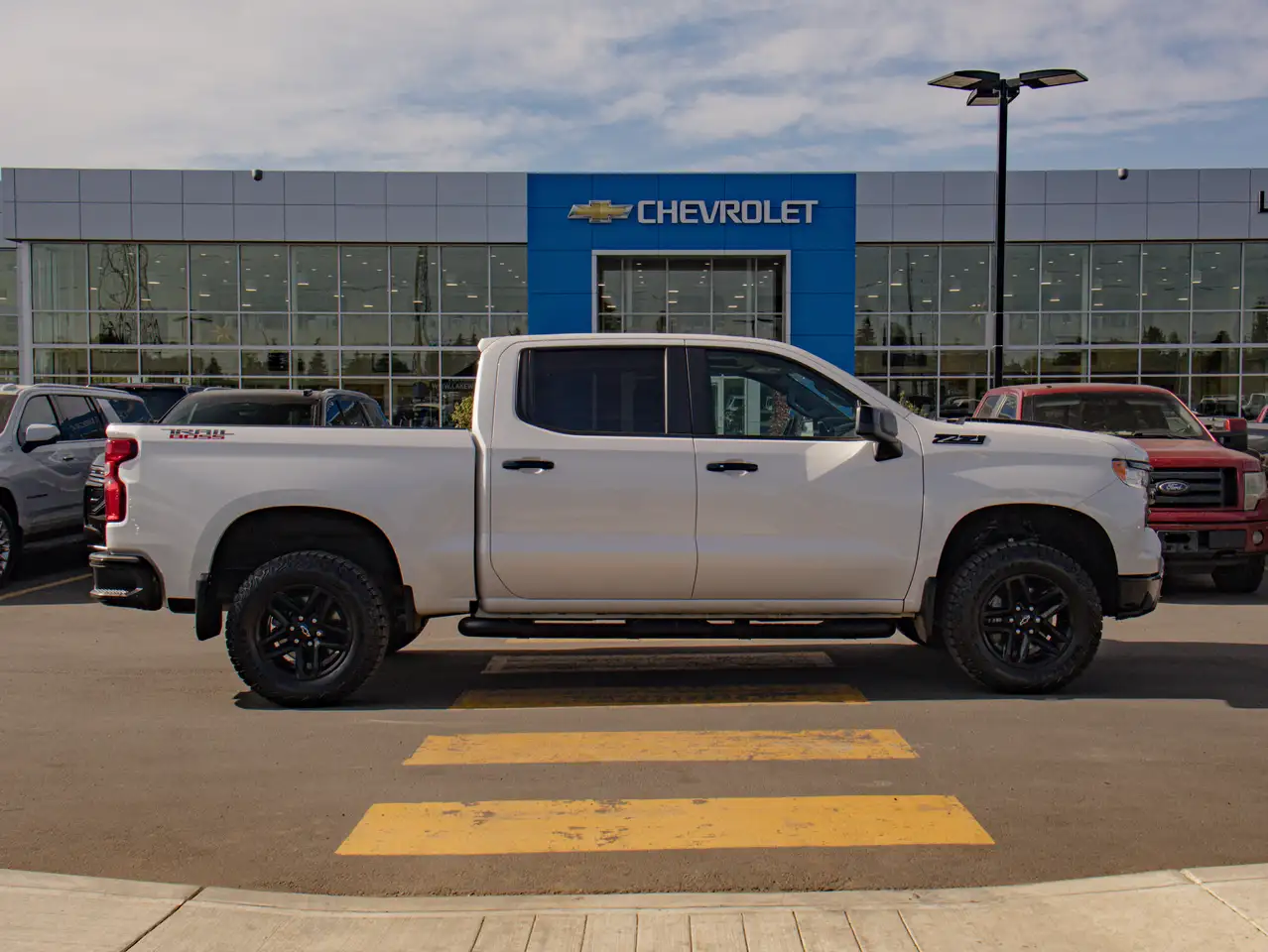 Chevrolet Silverado 1500 - Image 13