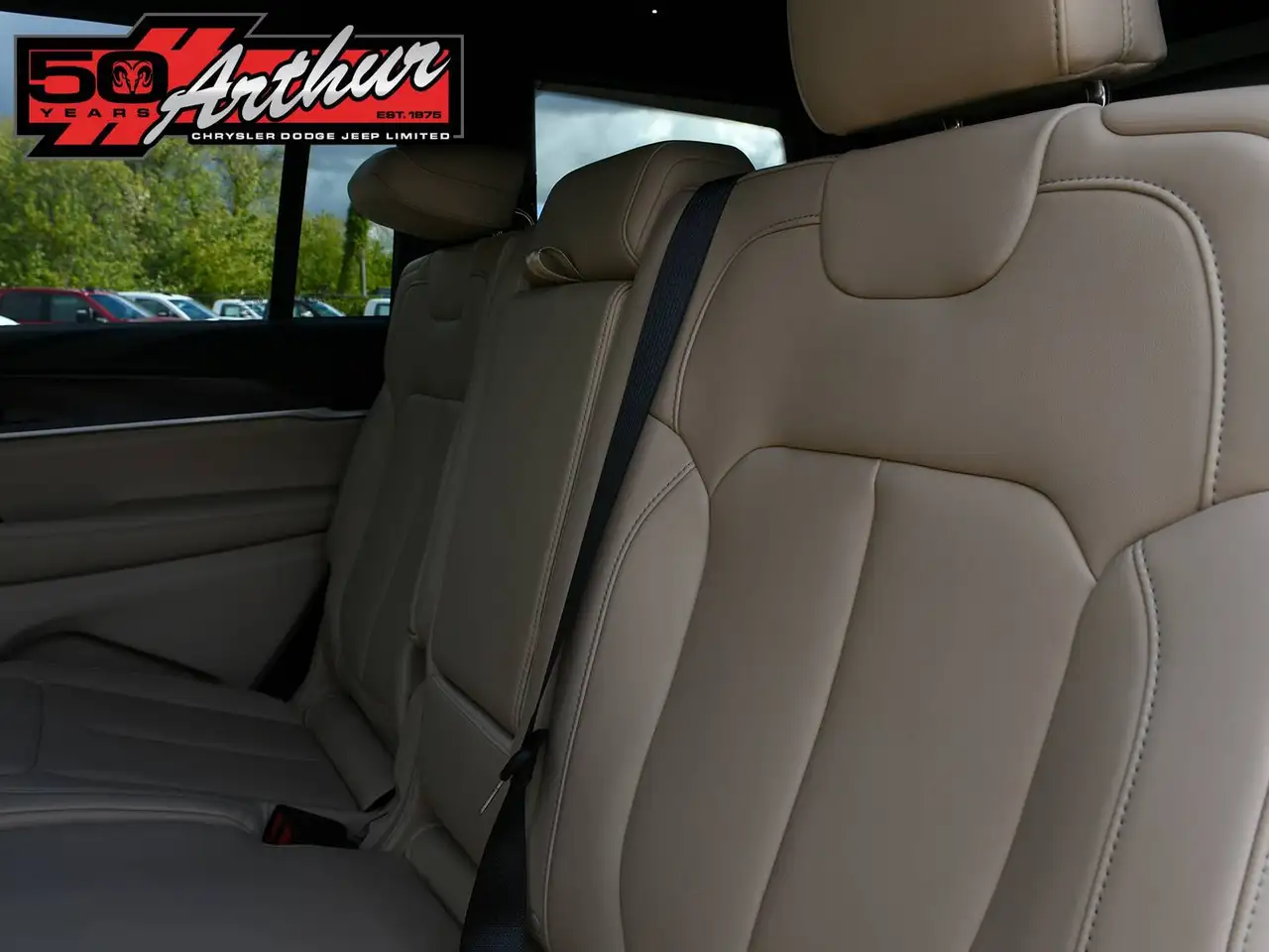 Jeep Grand Cherokee - Image 13