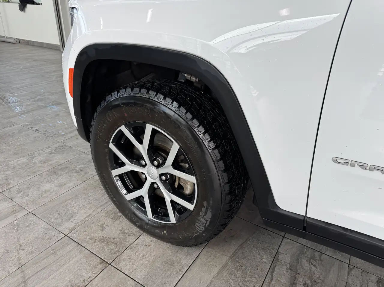 Jeep Grand Cherokee - Image 7