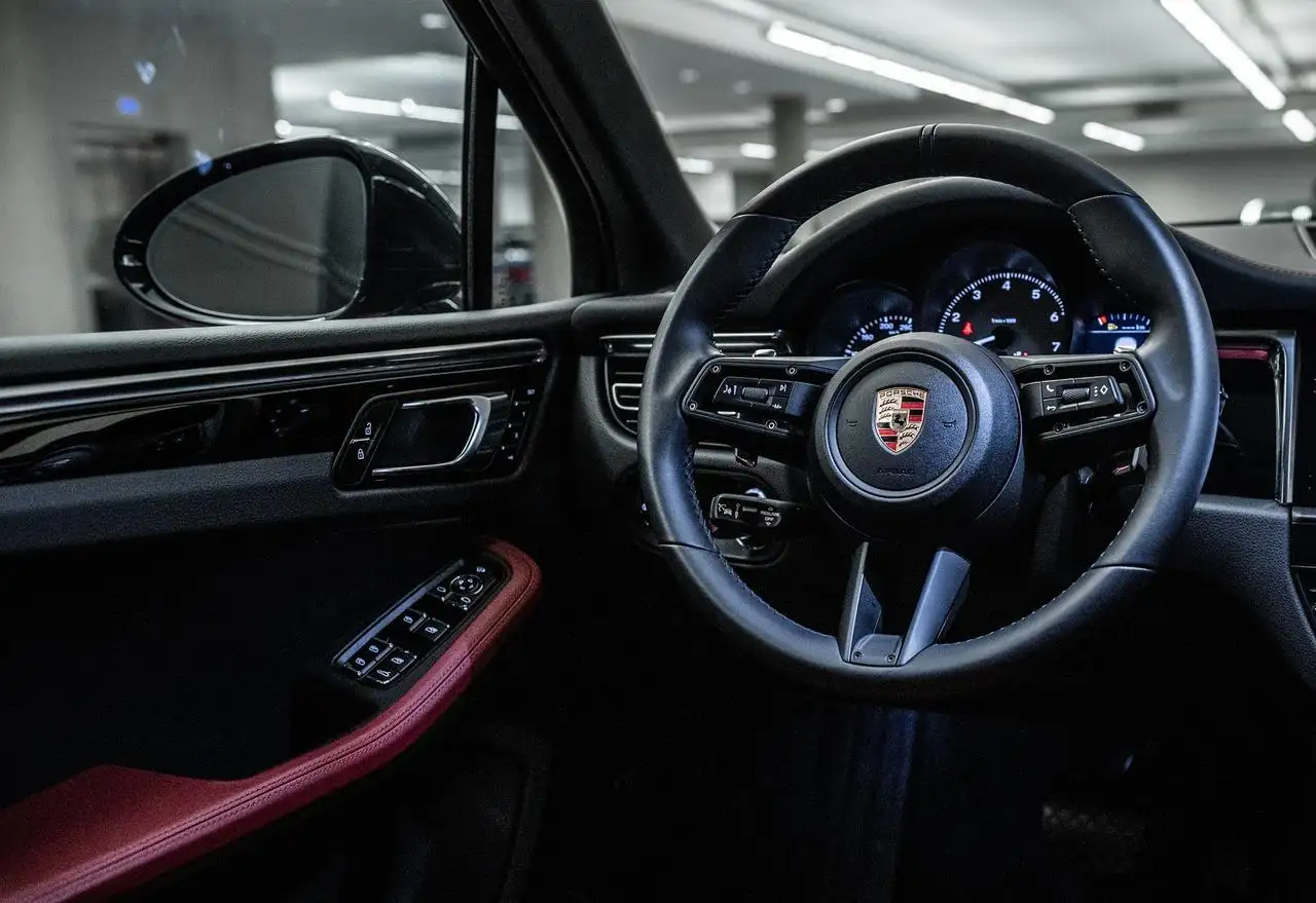 Porsche Macan - Image 14