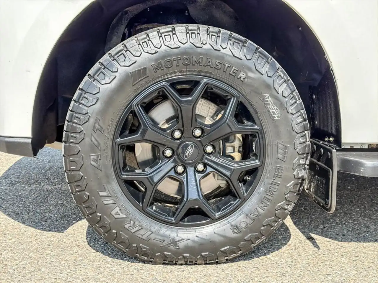 Ford Expedition - Image 6