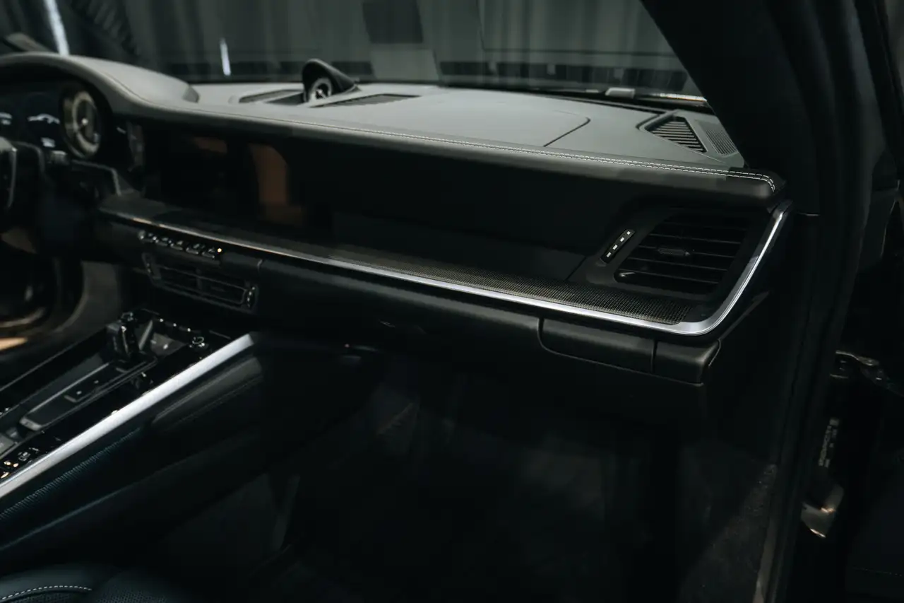 Porsche 911 - Image 13