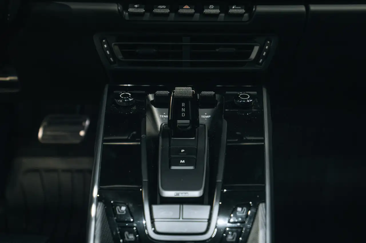 Porsche 911 - Image 14