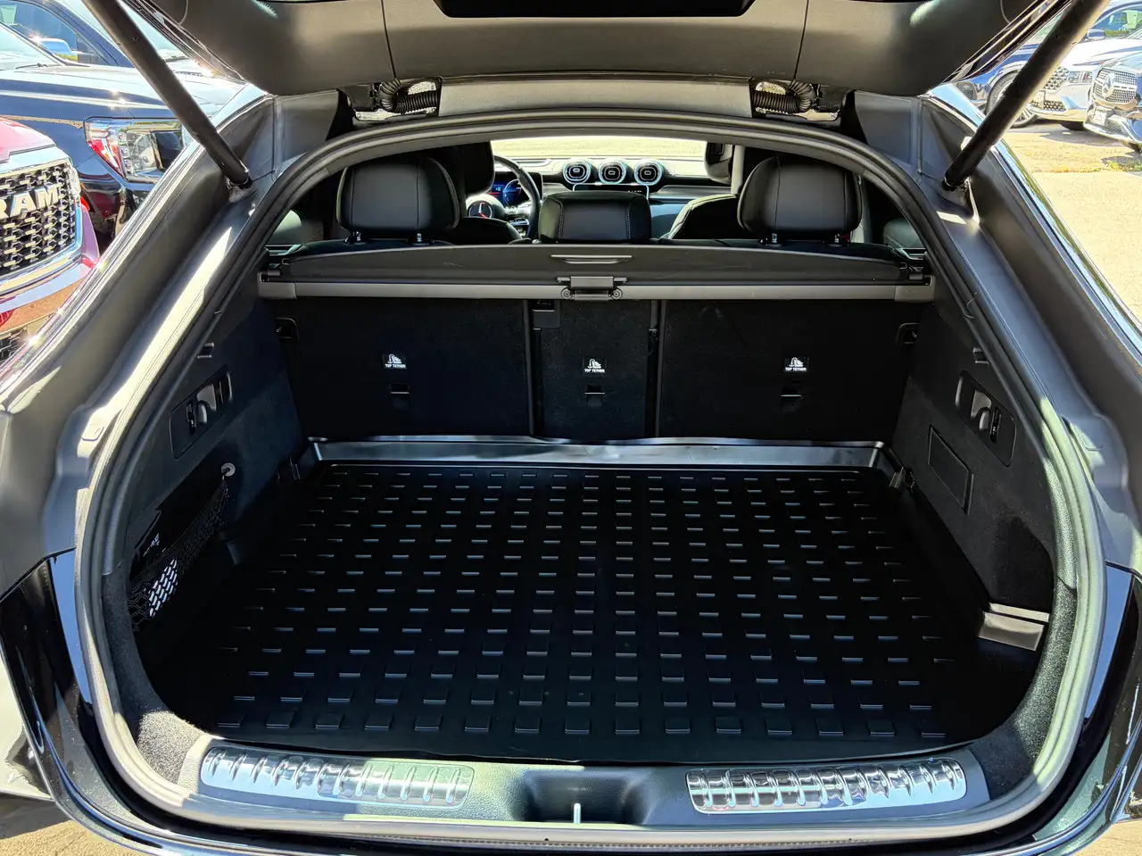 Mercedes-Benz GLC - Image 11