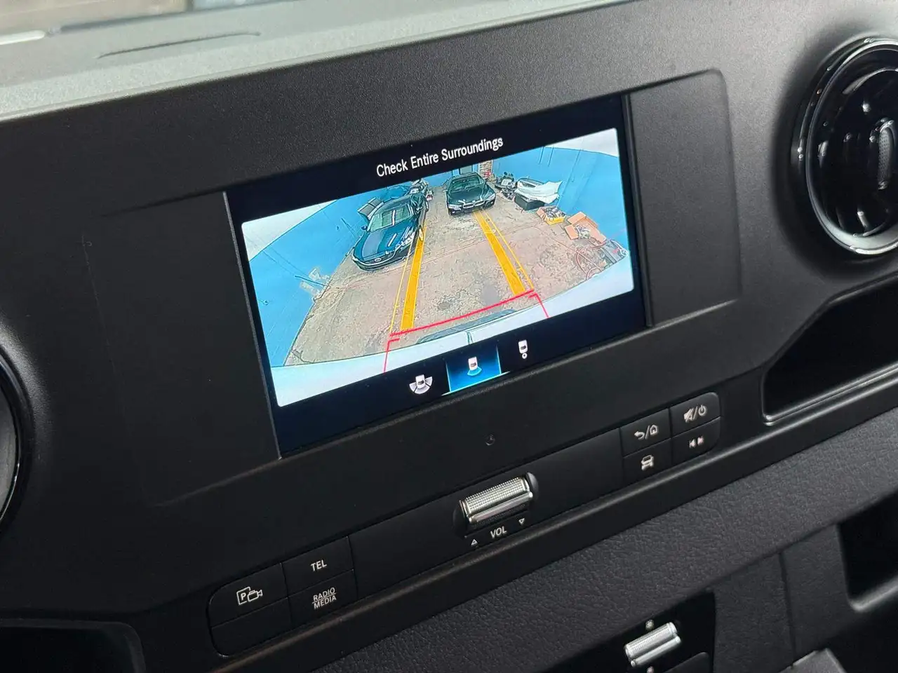 Mercedes-Benz Sprinter - Image 25
