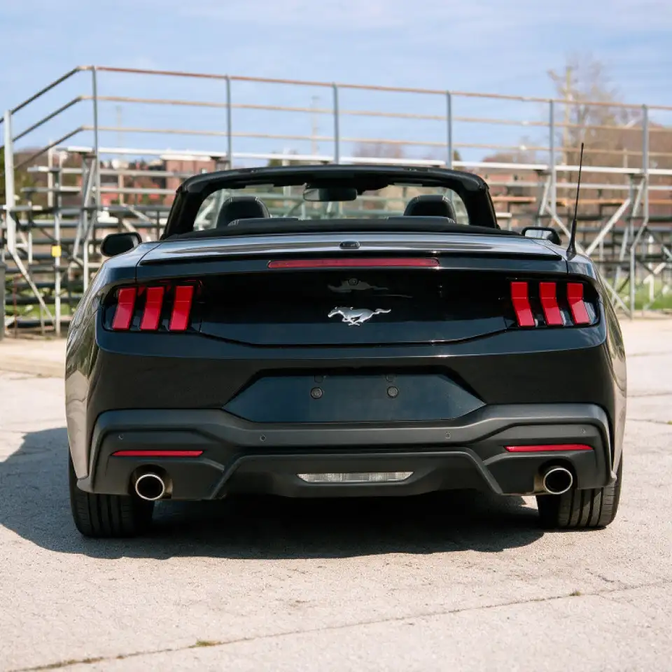 Ford Mustang - Image 5
