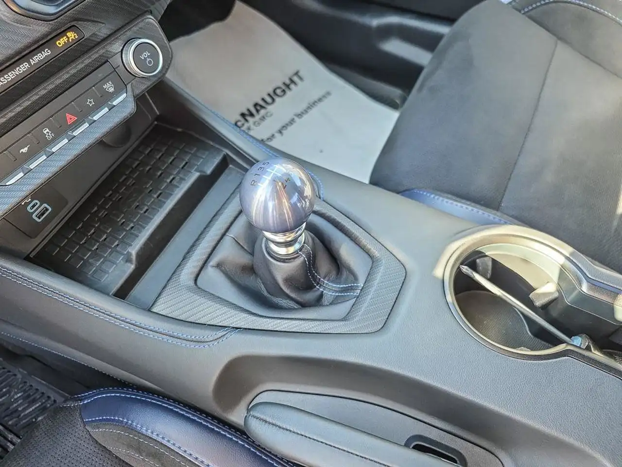 Ford Mustang - Image 15
