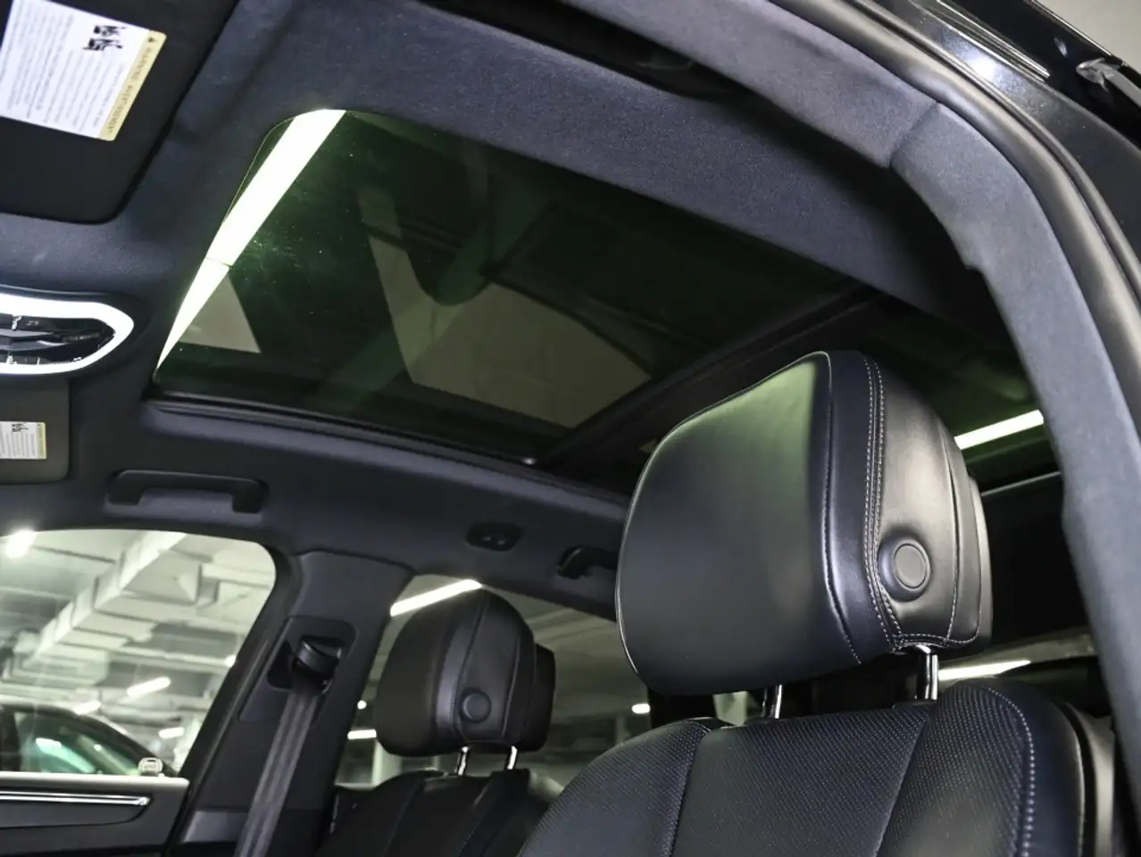 Porsche Macan - Image 14