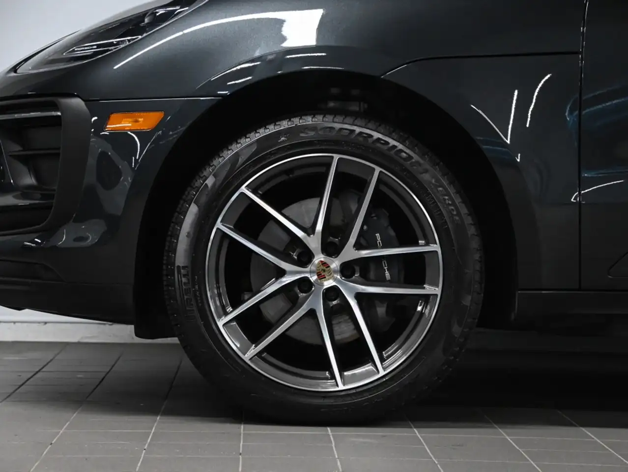 Porsche Macan - Image 10