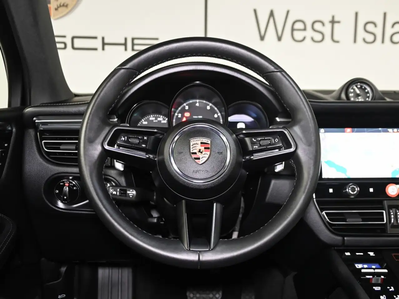 Porsche Macan - Image 13
