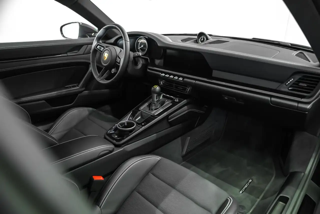 Porsche 911 - Image 14