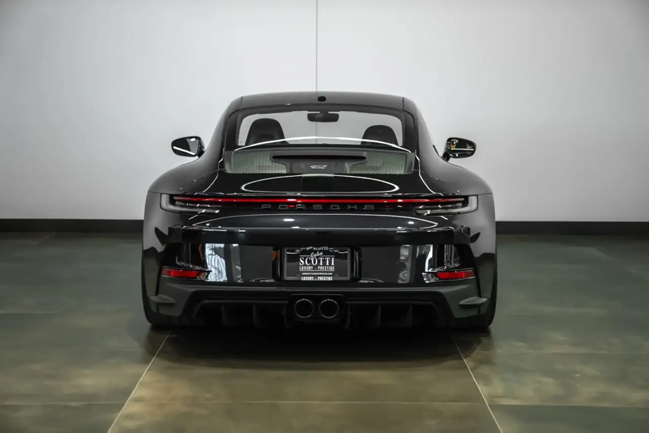 Porsche 911 - Image 6