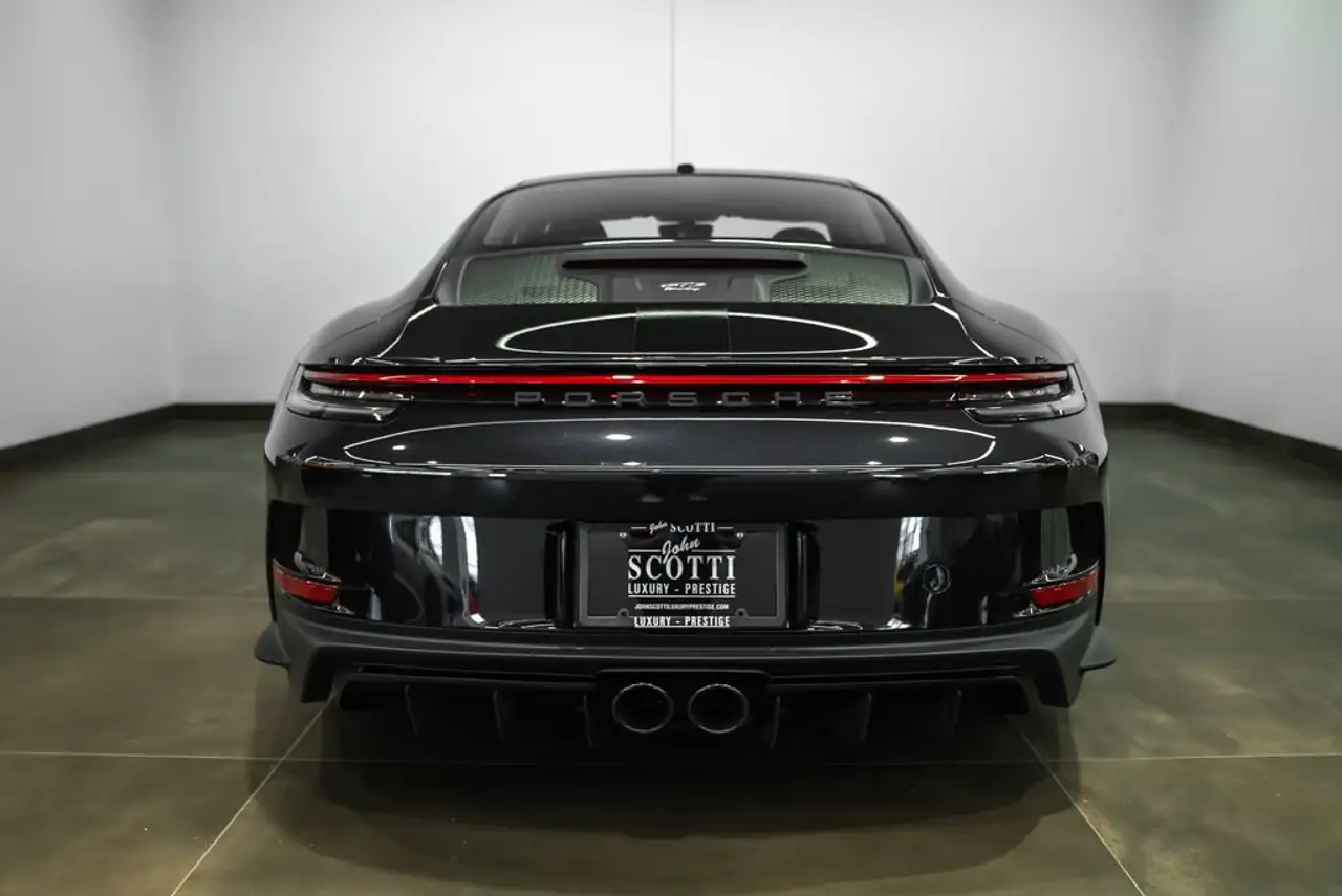Porsche 911 - Image 8