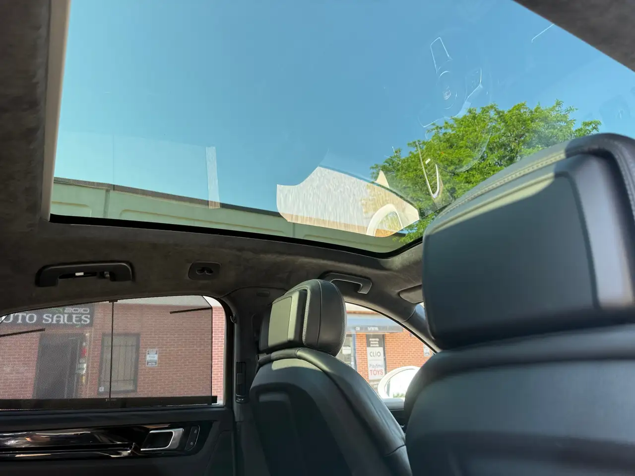 Porsche Cayenne - Image 10
