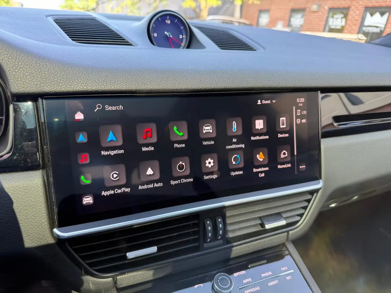 Porsche Cayenne - Image 26