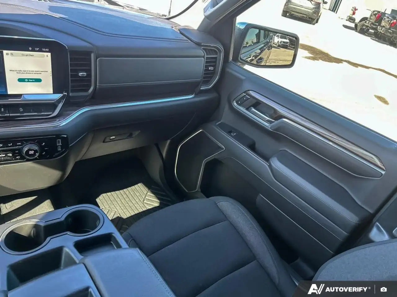 Chevrolet Silverado 1500 - Image 25