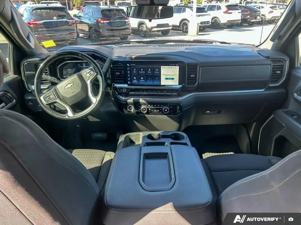 Chevrolet Silverado 1500 - Image 24