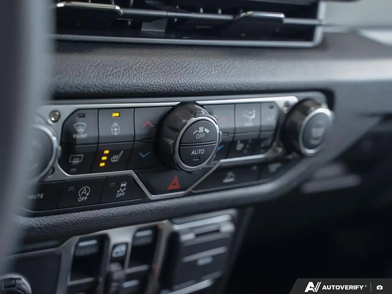 Jeep Wrangler - Image 21