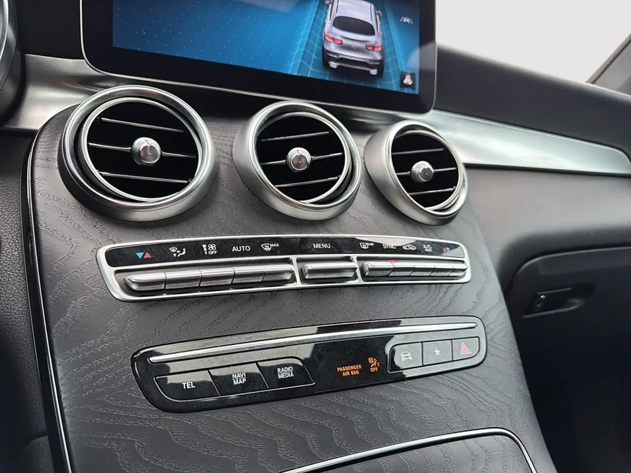 Mercedes-Benz GLC - Image 35