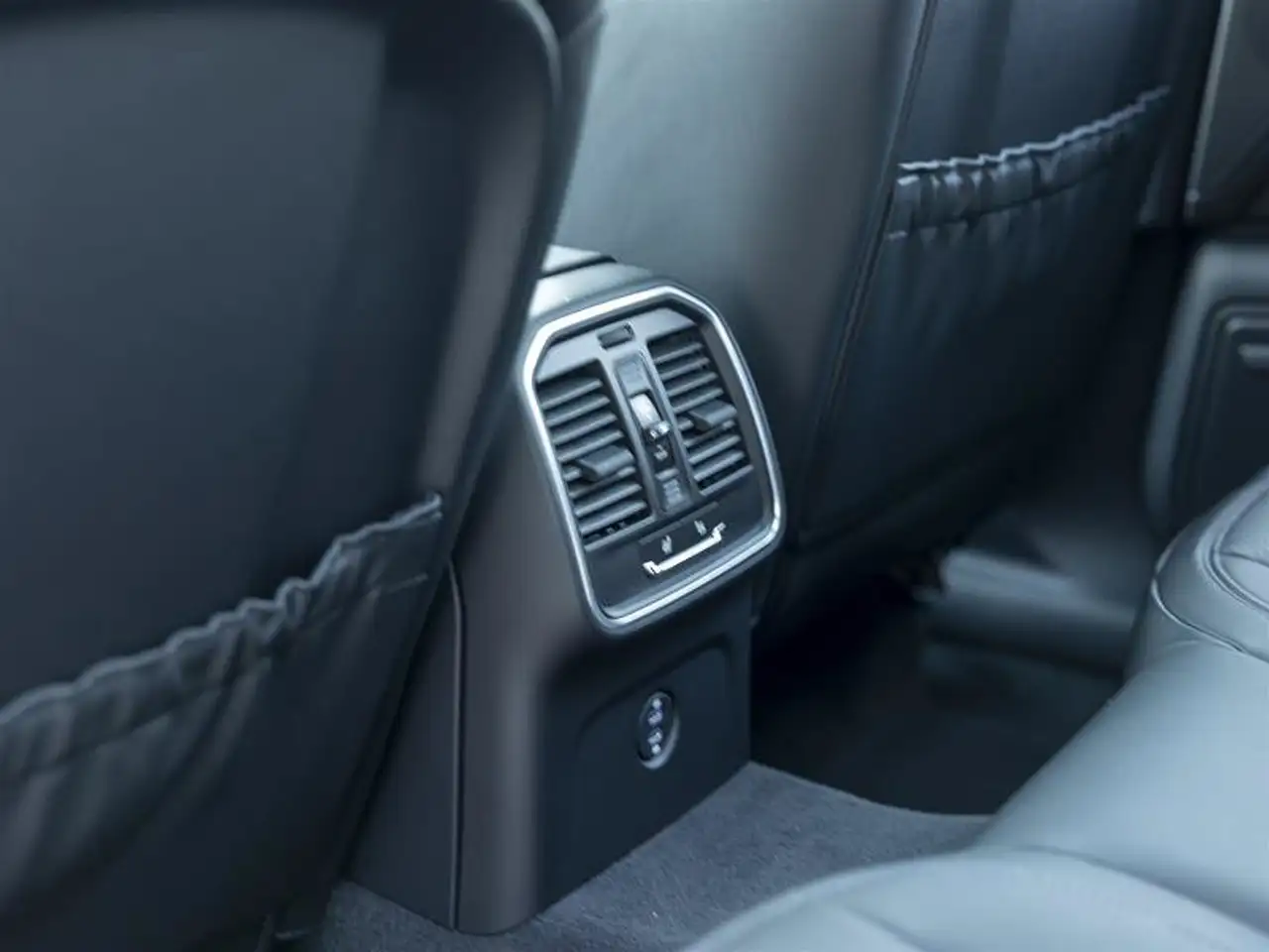Porsche Macan - Image 17