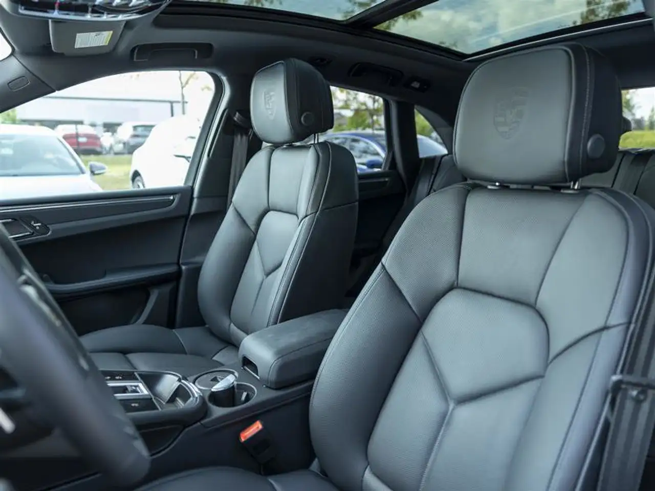Porsche Macan - Image 14