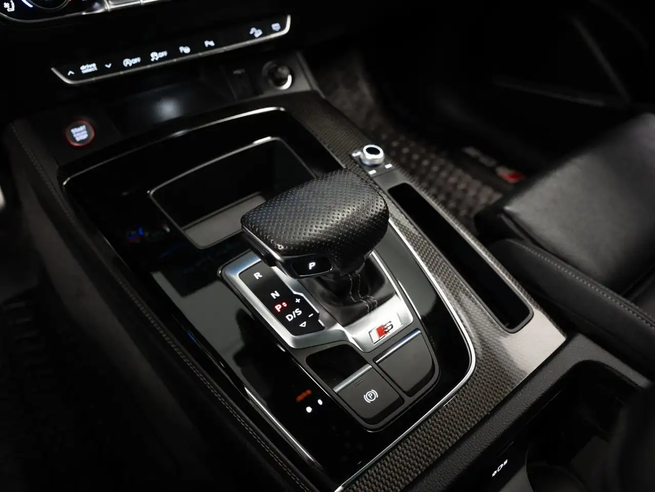 Audi SQ5 - Image 21