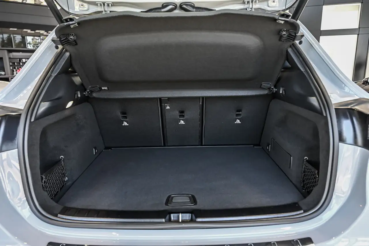 Mercedes-Benz GLA - Image 8