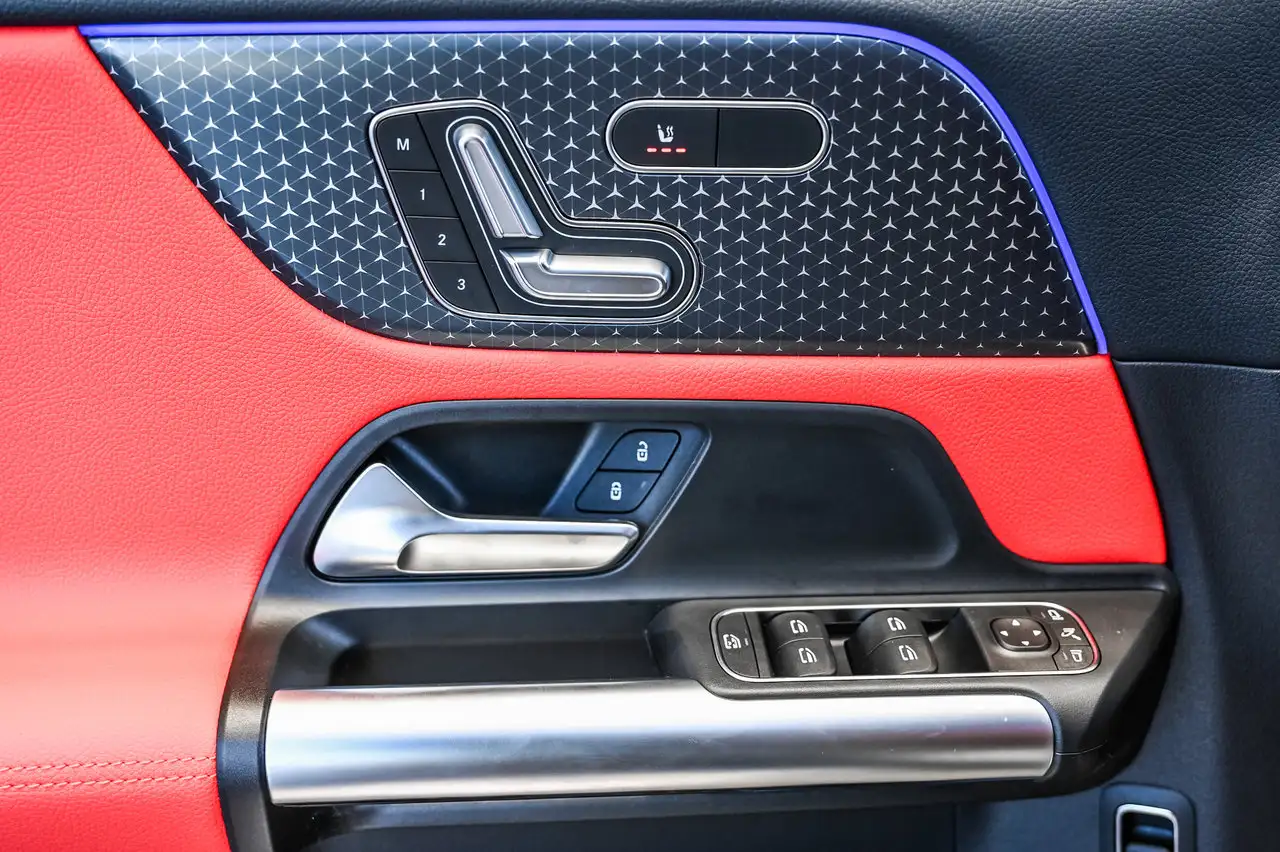 Mercedes-Benz GLA - Image 11