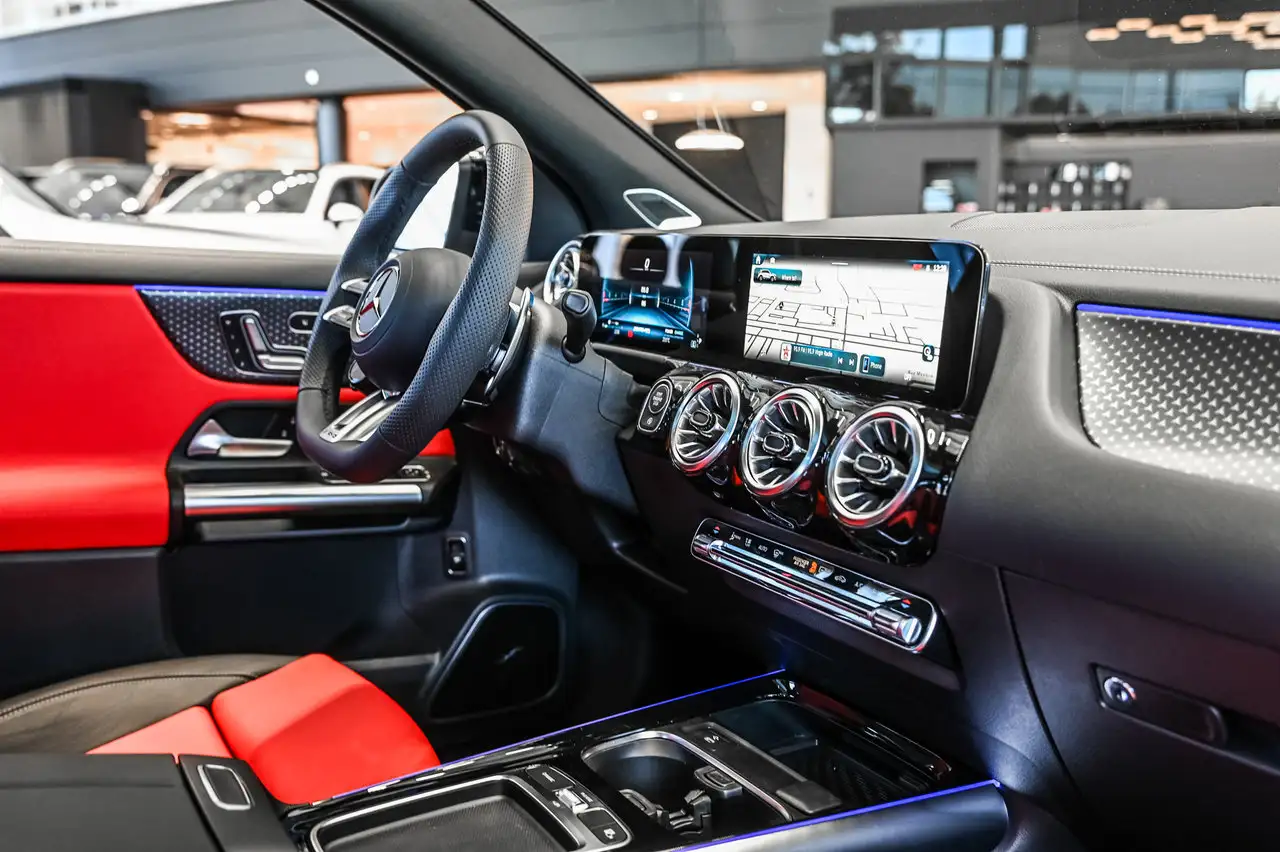 Mercedes-Benz GLA - Image 23