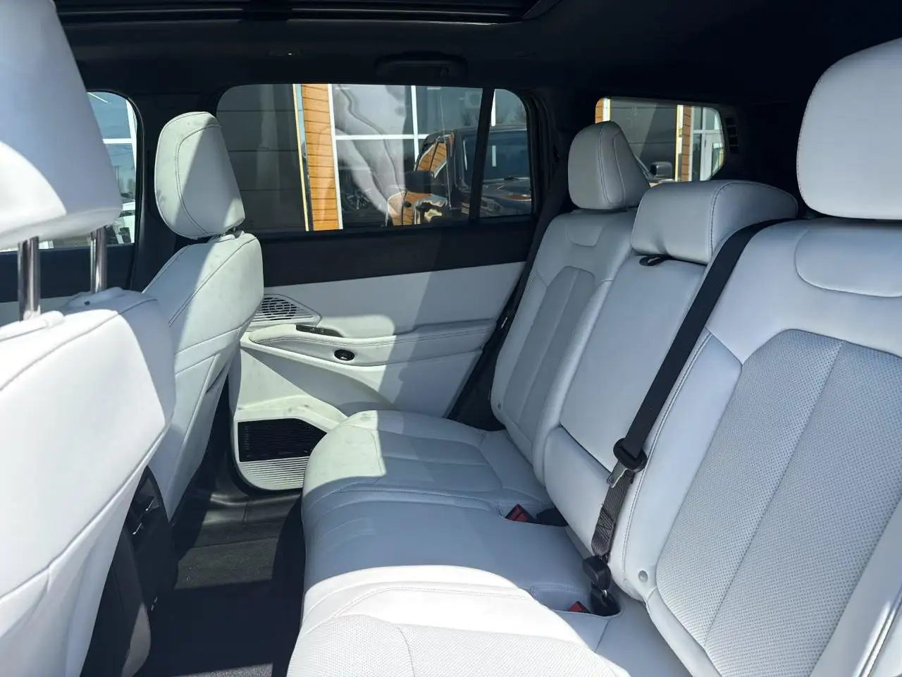 Jeep Cherokee - Image 29
