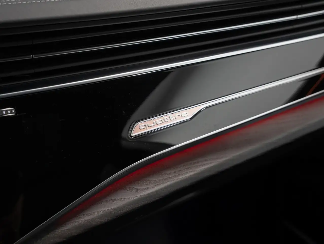 Audi Q8 - Image 25