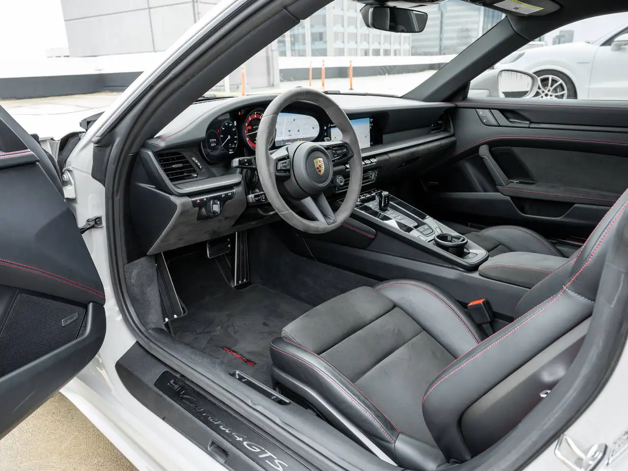 Porsche 911 - Image 4