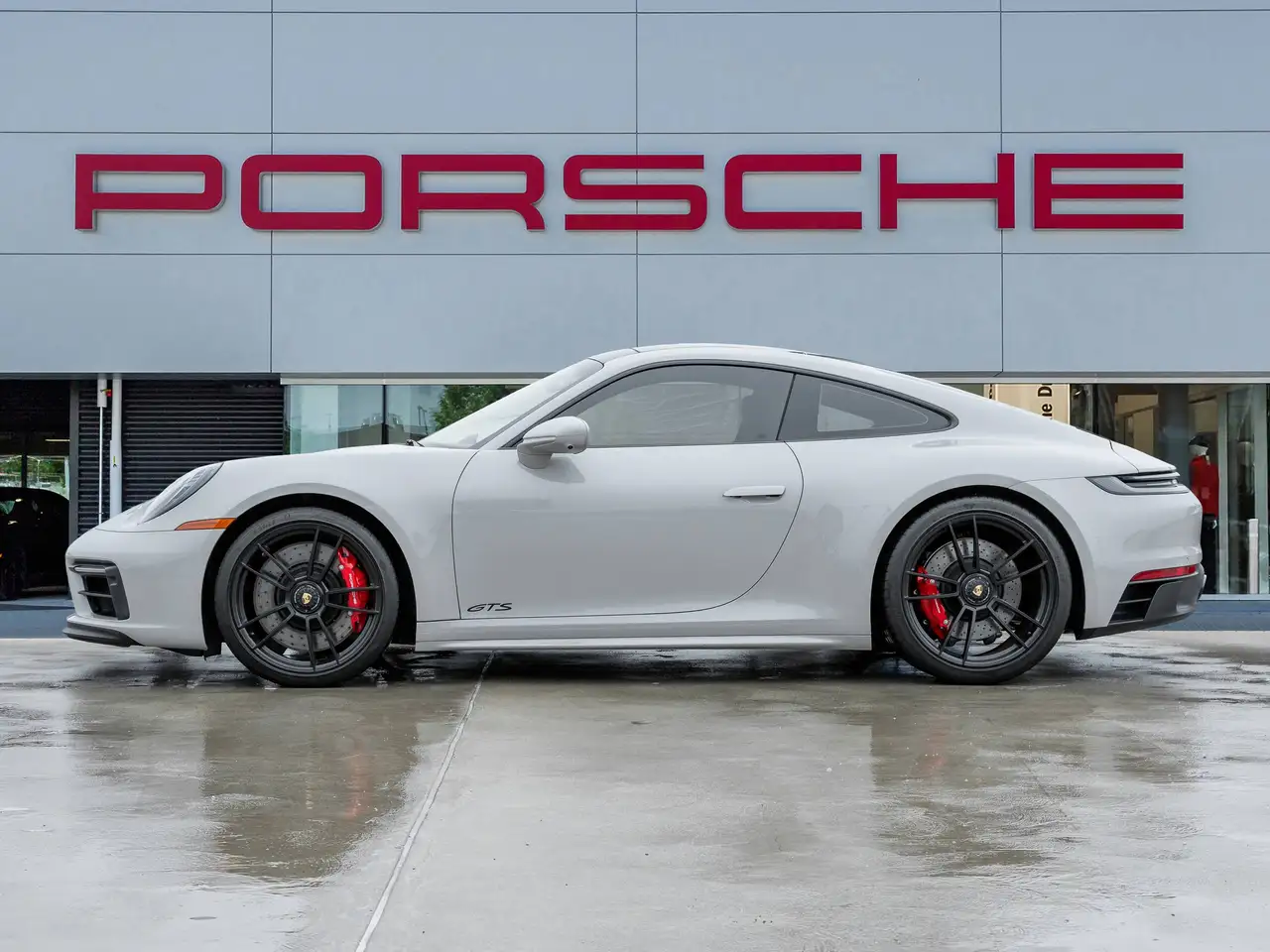Porsche 911 - Image 2