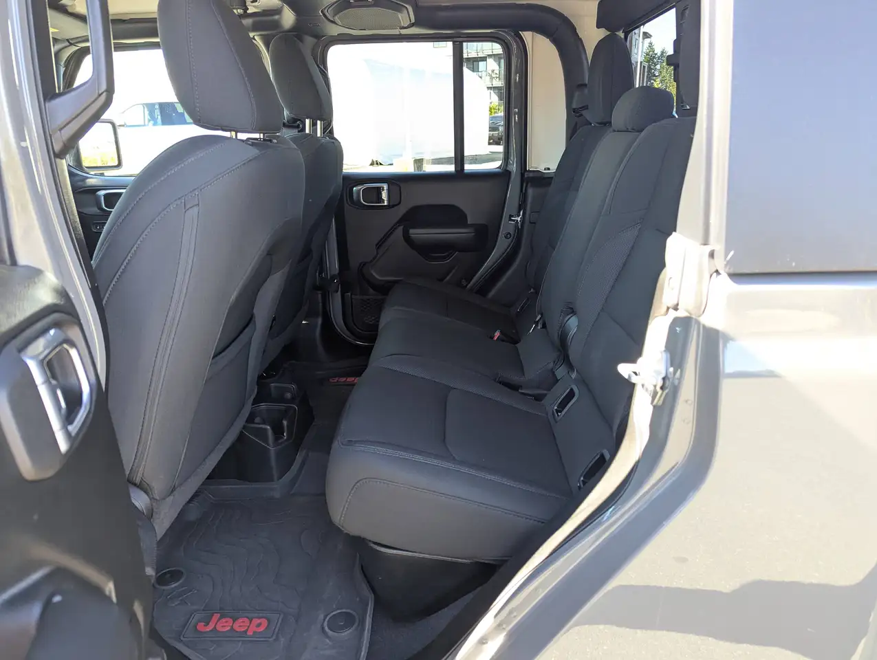 Jeep Gladiator - Image 12